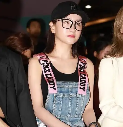 最美女星杨蓉,素颜皮肤娇嫩明亮宛如十八少女