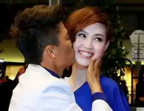王宝强娇妻晒美照美艳红唇皮肤白皙女神范儿十足揭马蓉惊人背景