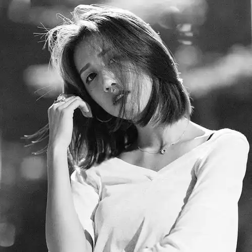 伤感女生头像我在想你那你呢