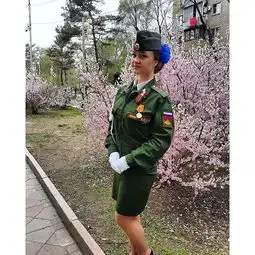 俄胜利日阅兵中的女兵风景线