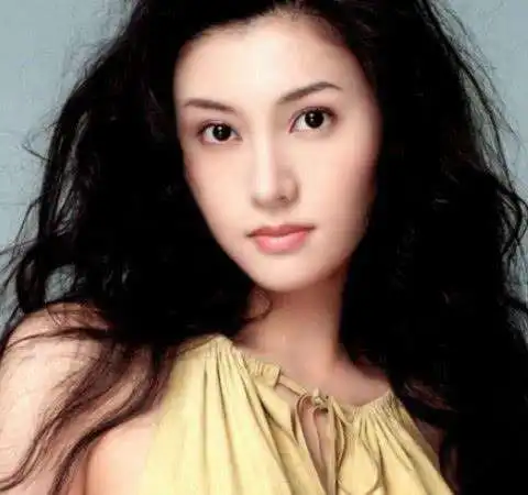 刘銮雄一个和李嘉欣蔡少芬关之琳众多大牌女星交往过的男人