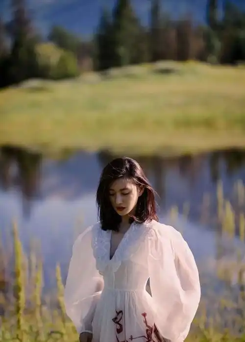 侯梦瑶,优雅气质型美女