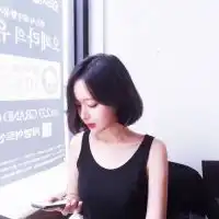 头像女生短发飘飘不及腰