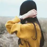 感觉最伤感的女生背影头像