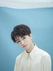 组图王俊凯19岁生日会宣传片曝光一身白色西装尽显成熟稳重