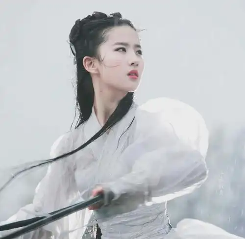 刘亦菲颜值被群嘲,浮肿发胖不敢认,神仙姐姐已是过去式