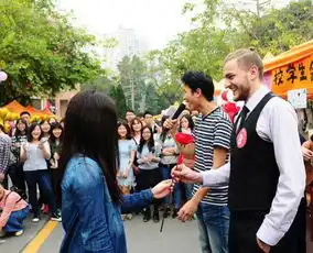 华师女大学生竞拍男生烟大男生化妆庆祝女生节