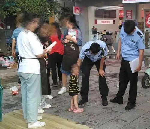萌娃走失,有警无险