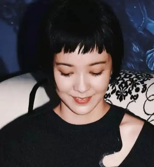 杨幂郭碧婷都成功脱身,为什么只有她8年难逃郭式审美的余威