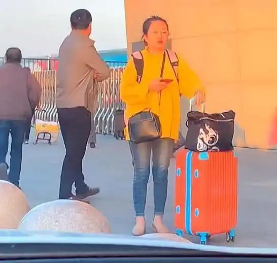 四川男子与网恋吃鸡女友奔现,却放对方鸽子,网友配你,已经是顶配