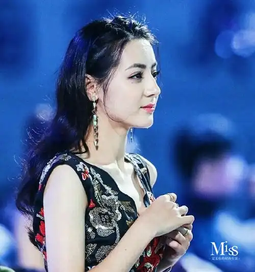 一个发型拯救一张脸系列看女明星如何用发型成功逆袭