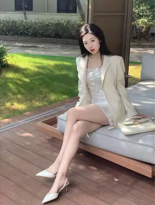 性冷淡风女生穿搭冷淡风穿衣搭配