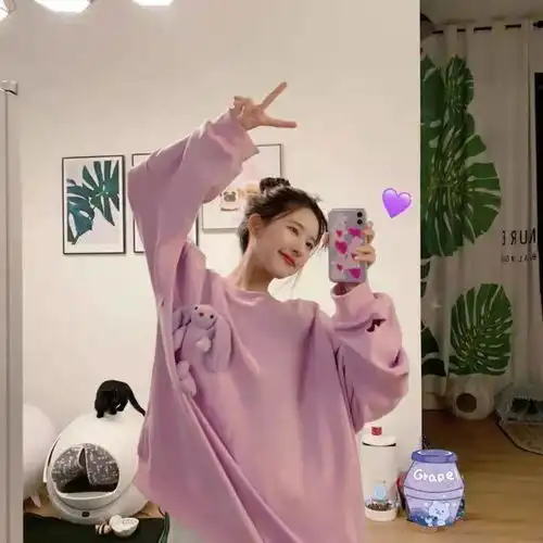 下周穿什么美女穿卡通卫衣也是美女指娜扎的自拍