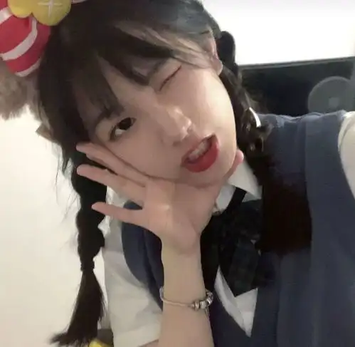 招桃花夏日温柔甜甜女生头像332