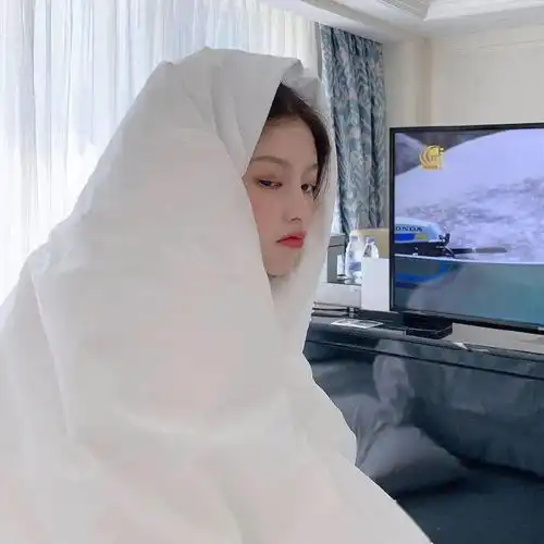 头像以为自己是祖国的花朵结果是社会的韭菜