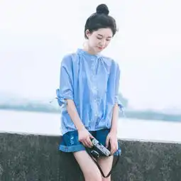 求两张美女闺蜜头像,一人一张的那种
