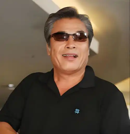 现实版韦小宝雷洪二妻五妾,2019年71岁娶小20岁红颜知己做七房