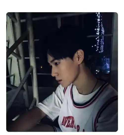 时代少年团张真源手写背景图疲倦的生活里总要有些温柔梦想