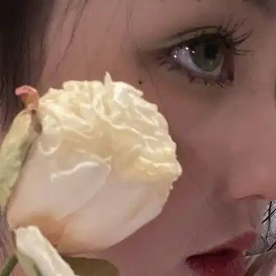 ins超有故事的女生头像