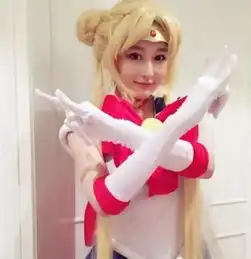 明星也爱看动漫杨幂是资深火影迷,baby则喜欢美少女战士