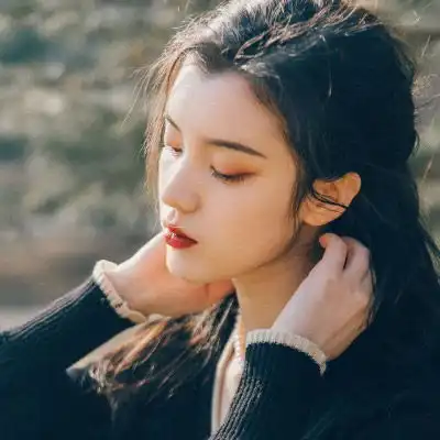 女生头像干净气质优雅漂亮女孩头像侧脸