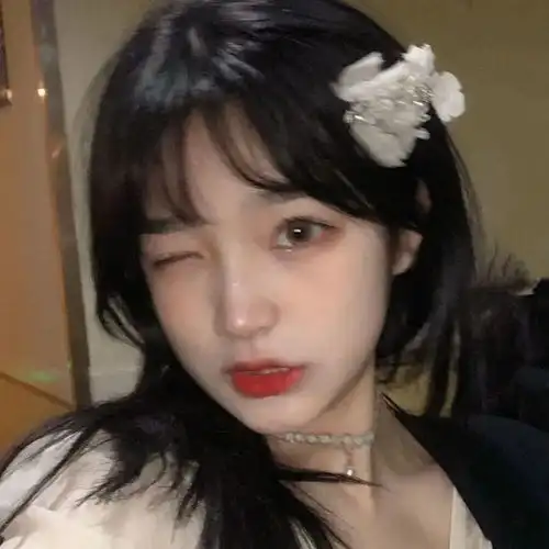 真人女头我望着月亮,却只看见你