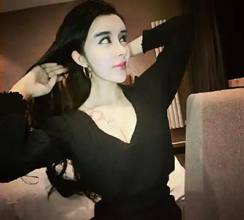 河南15岁少女整容变蛇精