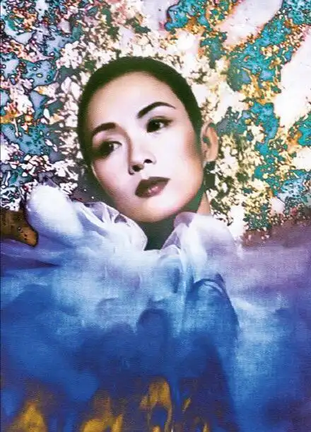 章子怡最壕大片,穿白色长裙演绎油画风,身上珠宝竟价值5亿