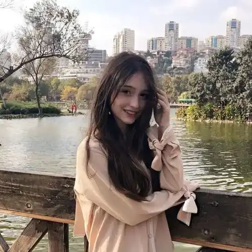 现代风女生头像