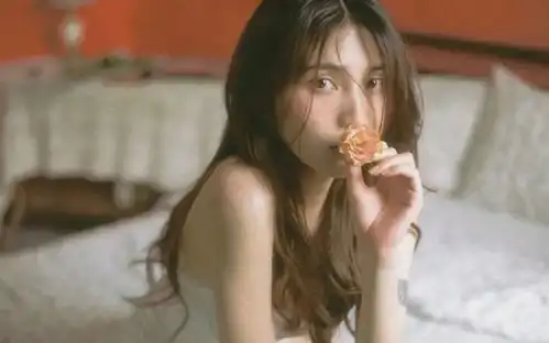桌面壁纸白皙文身美女高清桌面壁纸