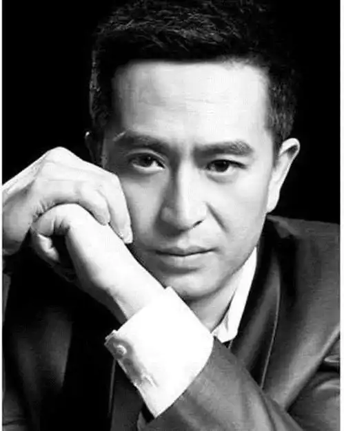 宣布退出娱乐圈,正值事业上升期的张嘉译,此举动是为何