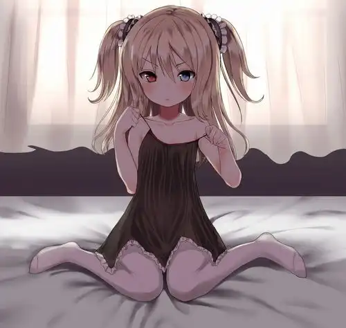 黑白经典二次元美少女黑白服饰