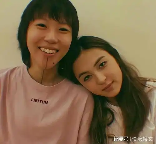 王菲26岁女儿被传结婚大12岁女导演否认当新娘,两女曾合作多年