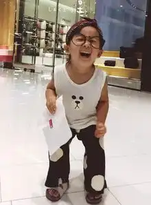 刷爆朋友圈的无脸男卸妆后竟是大眼萌图