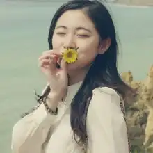 美女博士实验照惊艳网友颠覆传统女博士形象