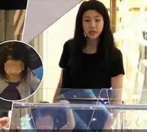 43岁的钟汉良近照,隐藏多年的老婆身价过亿,女儿已经5岁
