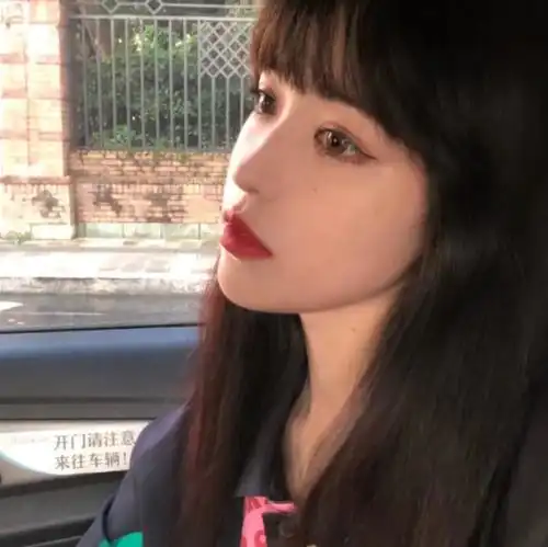 脸上有这3特征的女生,更适合戴框型眼镜,不仅颜值高异性缘贼好