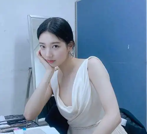 韩国顶级美女秀智露素颜太像路人,她的美貌曾迷倒李敏镐李栋旭呀