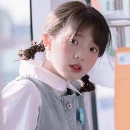 头像看起来很干净的头像