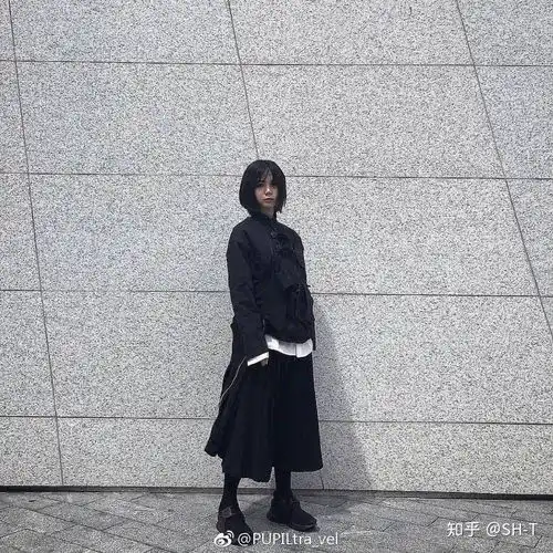 请问女生穿机能风和工装风在男生的眼里是什么样的