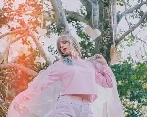 霉霉获颁全美音乐奖十年艺人奖却因版权无法表演经典组曲