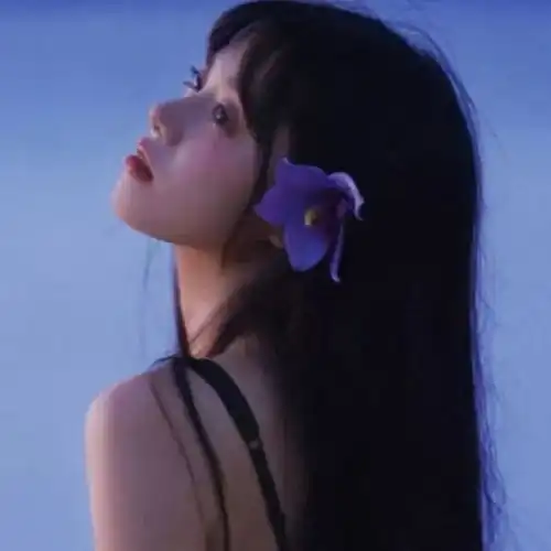 女生头像心雨