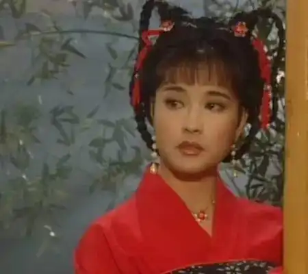 那些强卖少女人设的女明星,认为自己年年十八