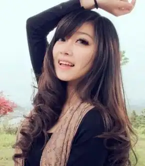 20岁女生大波浪长卷发发型图片长卷发就要好看