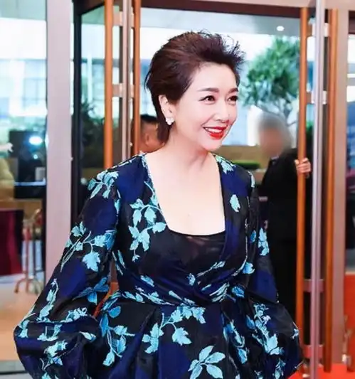 她是无数中年男人的梦,不但颜值在线,身材更无可挑剔