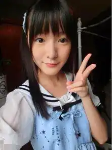徐娇长大后蜕变成二次元萌少女啦,不过这下巴咋变这样了