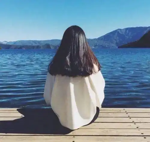 人美就算了,做的这些事还让学生们哭成了泪人
