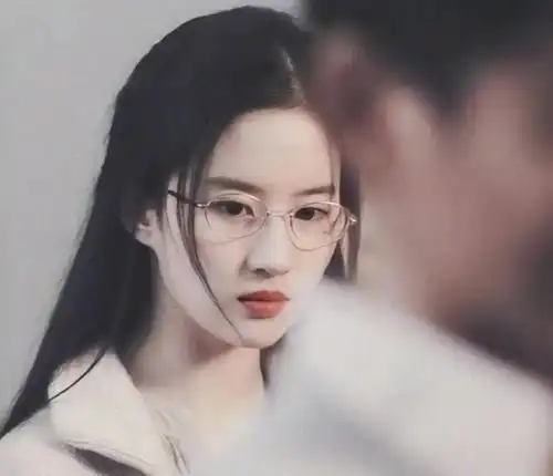 女星的素颜有多真实将杨幂刘亦菲吴宣仪放在一起,差距一目了然
