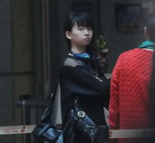 22岁小彩旗近照,身材走样颜值下滑,离开杨丽萍迷失了自己