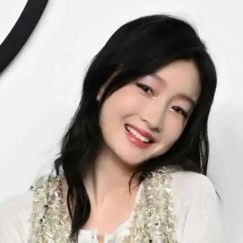 女明星也救不了lv丑衣服刘亦菲裙子遭吐槽,钟楚曦造型一言难尽